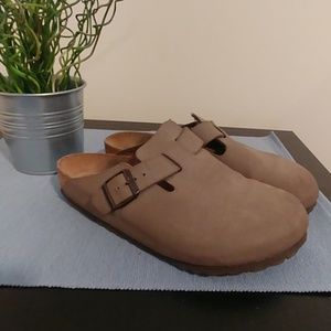 Clogs